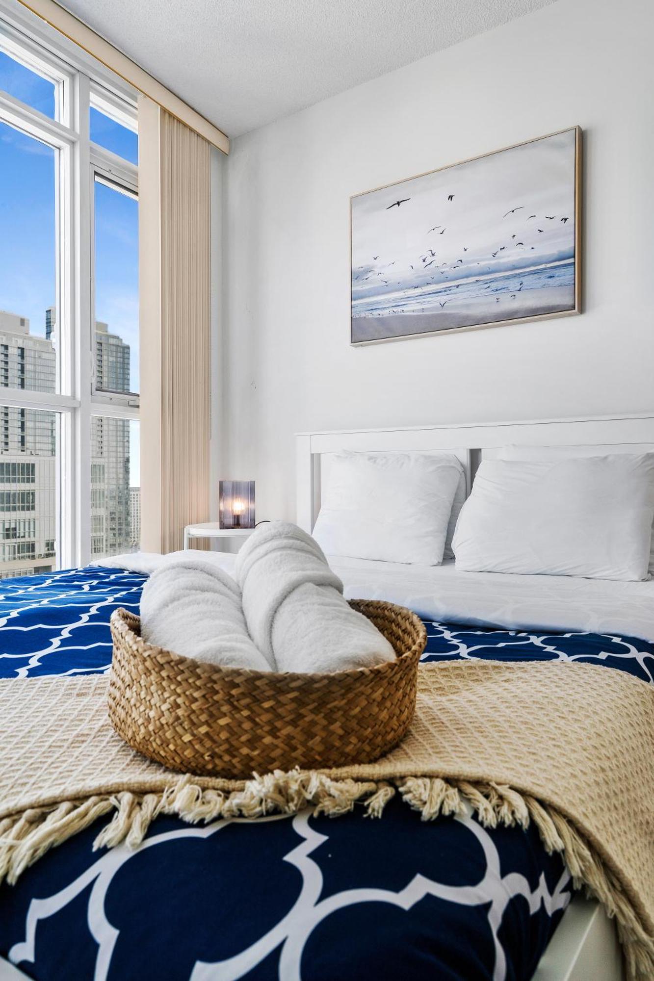 Exquisite Condos By Cn Tower With Parking トロント エクステリア 写真