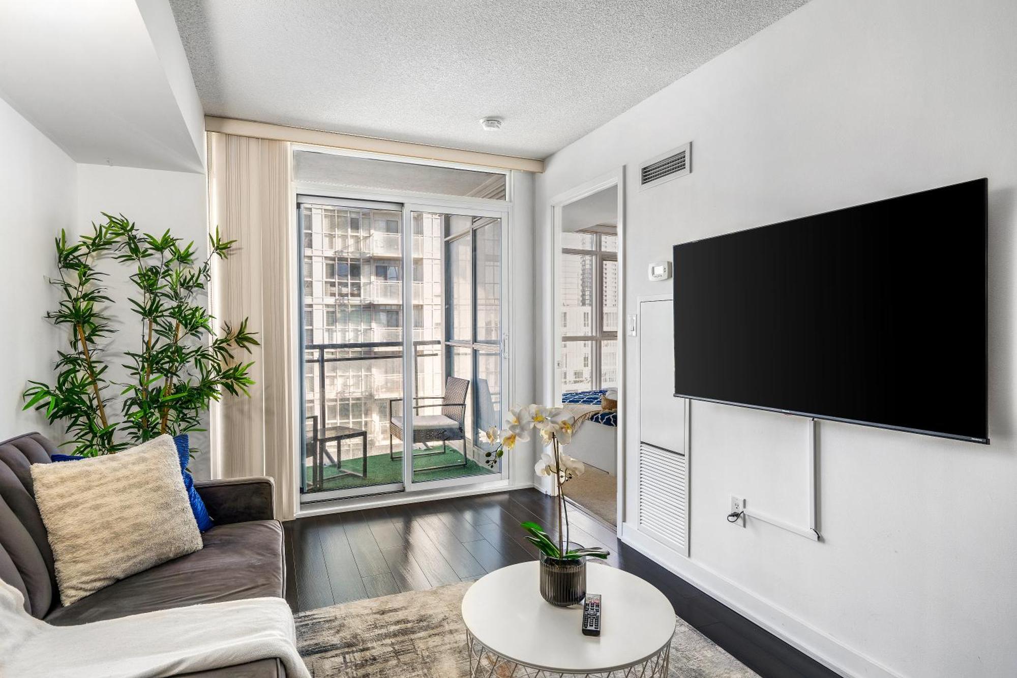 Exquisite Condos By Cn Tower With Parking トロント エクステリア 写真